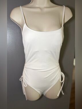 NWT Shade & Shore White Ribbed Ruched One Piece Swimsuit XS Adjustable Side Tie